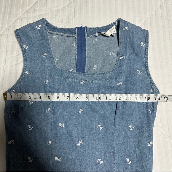 R-Wear Vintage Sleeveless Embroidered Floral Denim Dress - Picture 8 of 9